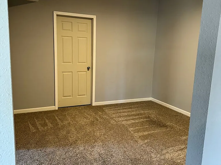 403 Camel Ct — Photo 15