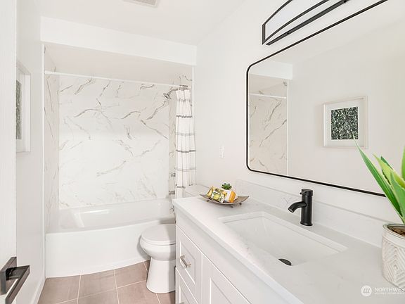 4th image of 2621 S 125th Street