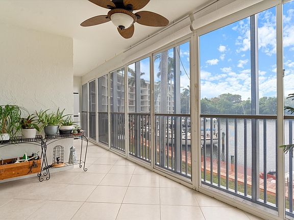4th image of 1319 E Hillsboro Boulevard #214