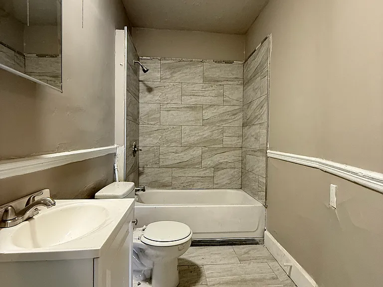 2014 W 73rd St #2016 — Photo 6