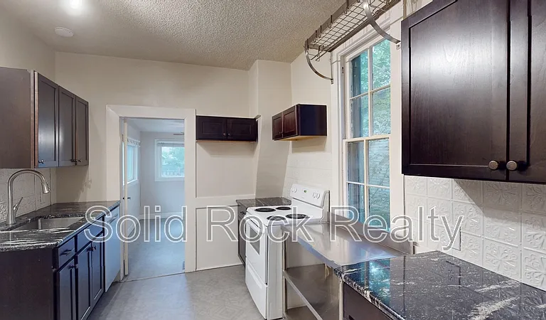 511 E Platte Ave #1 — Photo 4