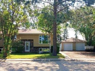 3808 W 49a Ave, Innisfail, AB T4G1J2