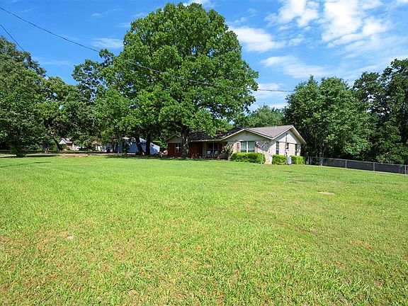 3rd image of 555 Skipjack Rd