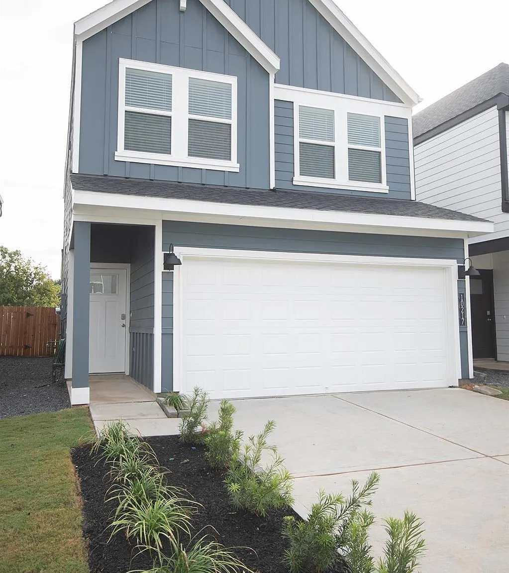 3 bed, 2.5 bath, $2,650 — Photo 1