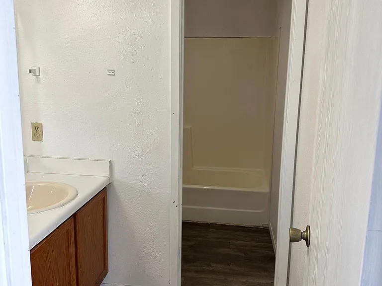 320 S Center St #107 — Photo 1
