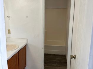 320 S Center St #107, Grand Prairie, TX 75051