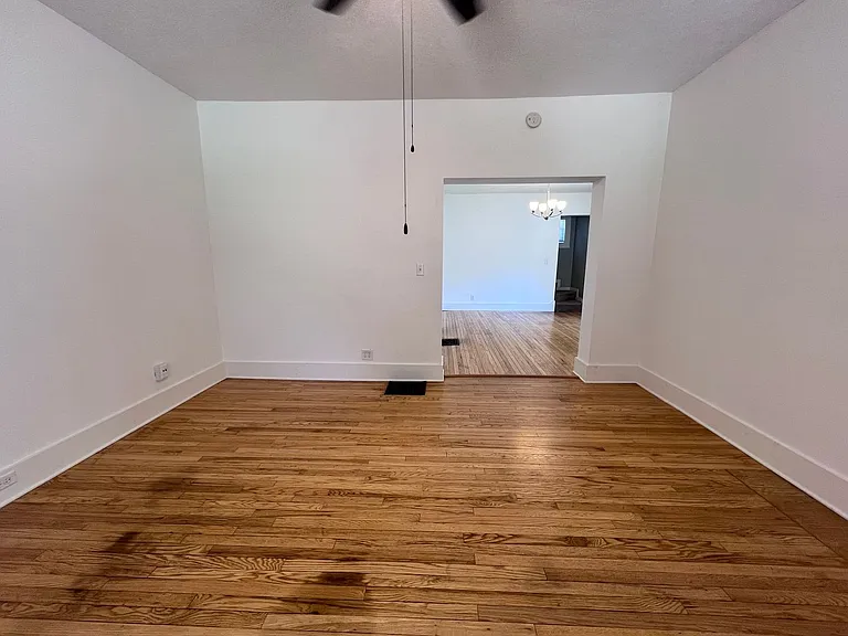 724 Fairview Ave NE — Photo 4