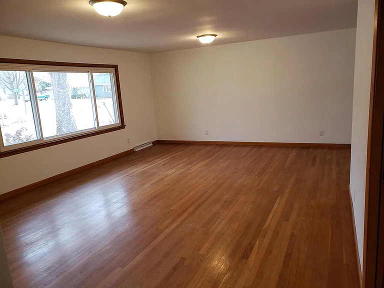 405 E Mumford Dr — Photo 8