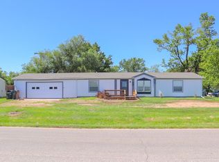 203 S Haven Rd, Haven, KS 67543