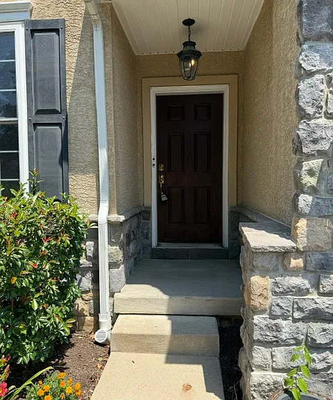 134 Carriage Ct — Photo 2