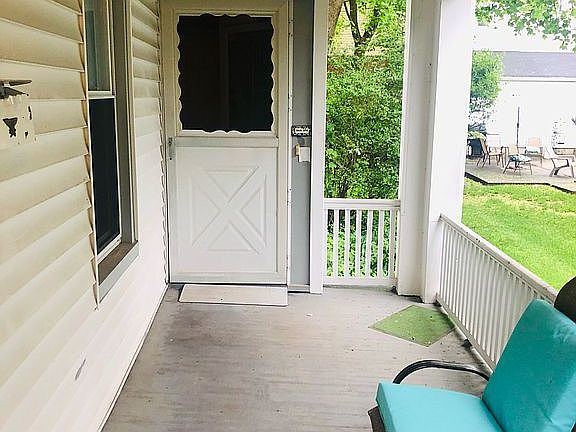 Front porch entrance