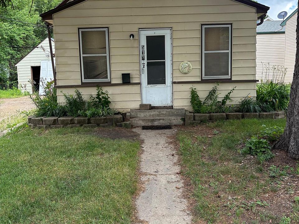 1st image of 517 8th St SE