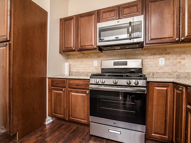 505 Denison St #1 — Photo 7