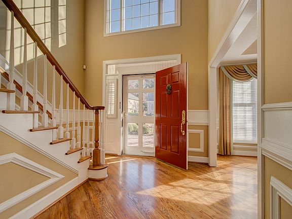 4th image of 3819 Parkway Place Dr