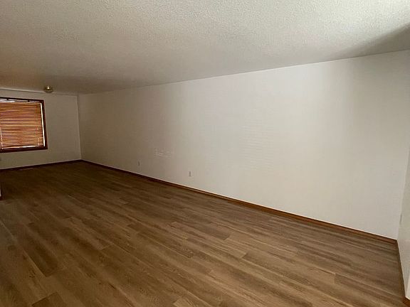 3rd image of 4317 SE Pine Way