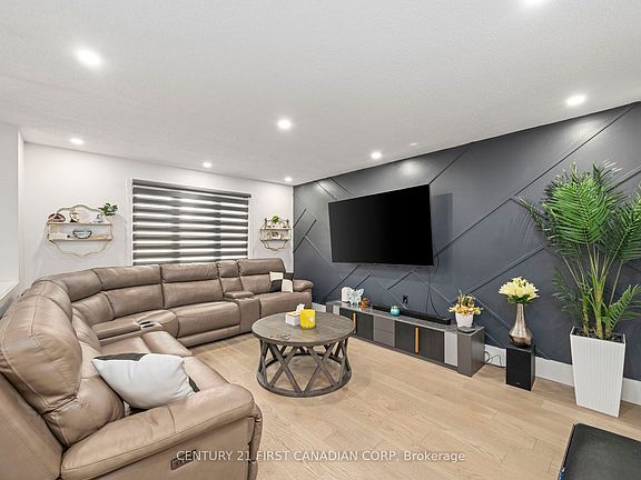 4th image of 902 Railton Ave