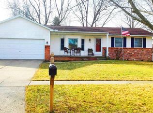 736 Birchwood Dr, Flushing, MI 48433