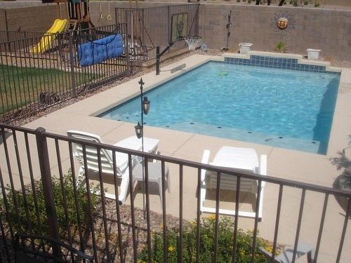 2nd image of 2947 S Del Rancho Cir