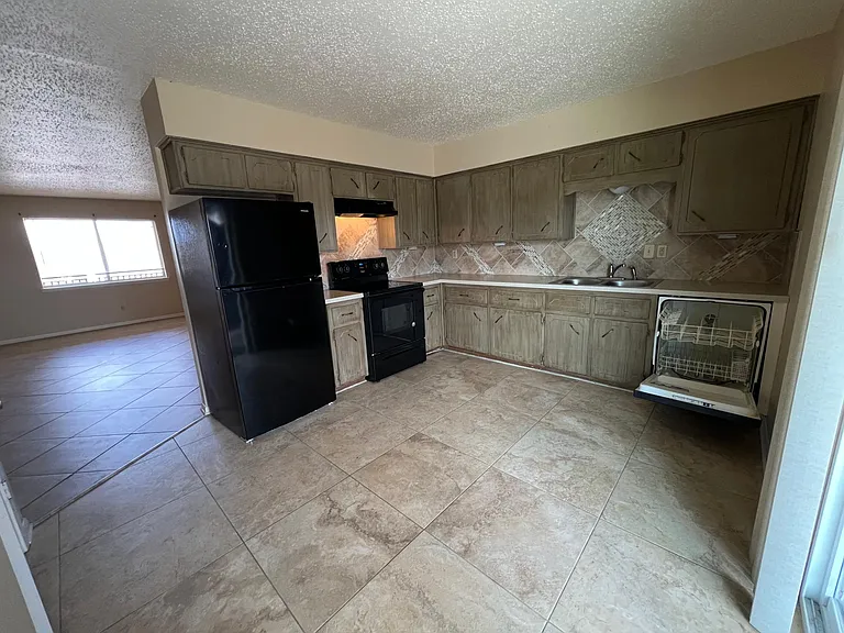 2110 Hunt Dr #D — Photo 5
