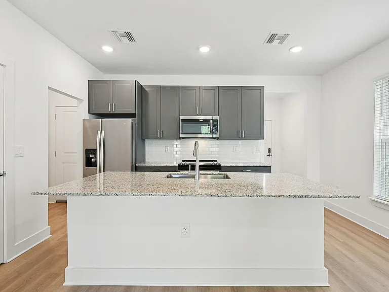 83-web-or-mls-unit 3746-017