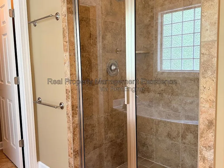 616 Lake Artesia Ln — Photo 35