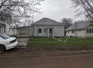 303 3rd St, Chester, SD 57016