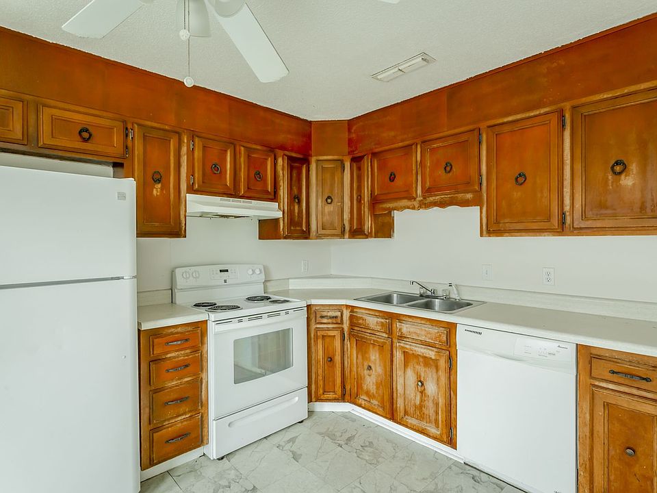 1st image of 5770 Taggart Dr #5772