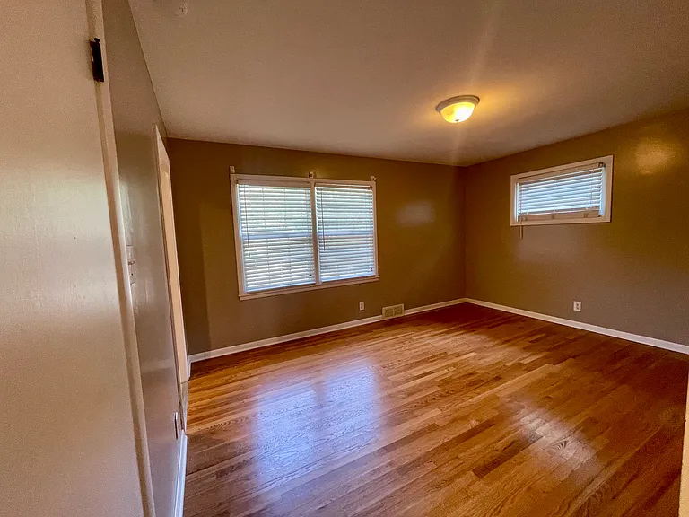 6340 Milhaven Dr — Photo 3