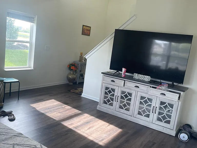 906 Briarstone Dr — Photo 5