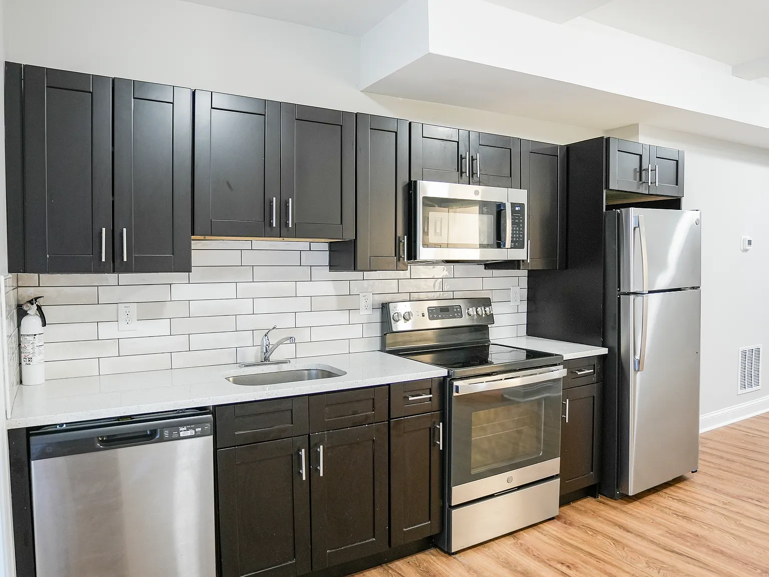 2 bed, 2.0 bath, $2,100 — Photo 4