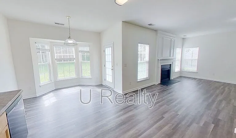 2014 Rosewater Ln — Photo 5