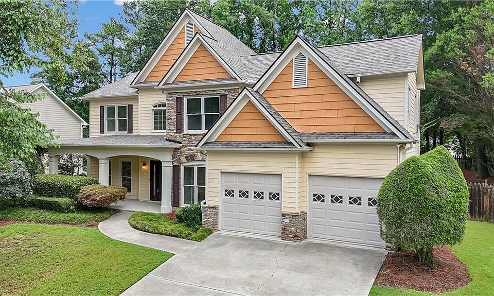 1st image of 355 Victorian Ln