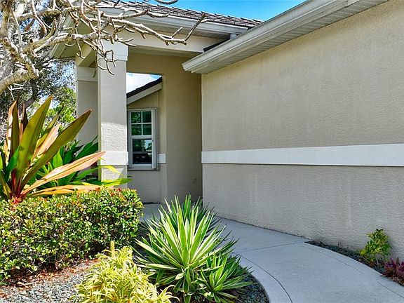 3rd image of 2049 Matecumbe Key Rd