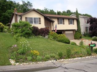 140 Sassafras Dr, Washington, PA 15301
