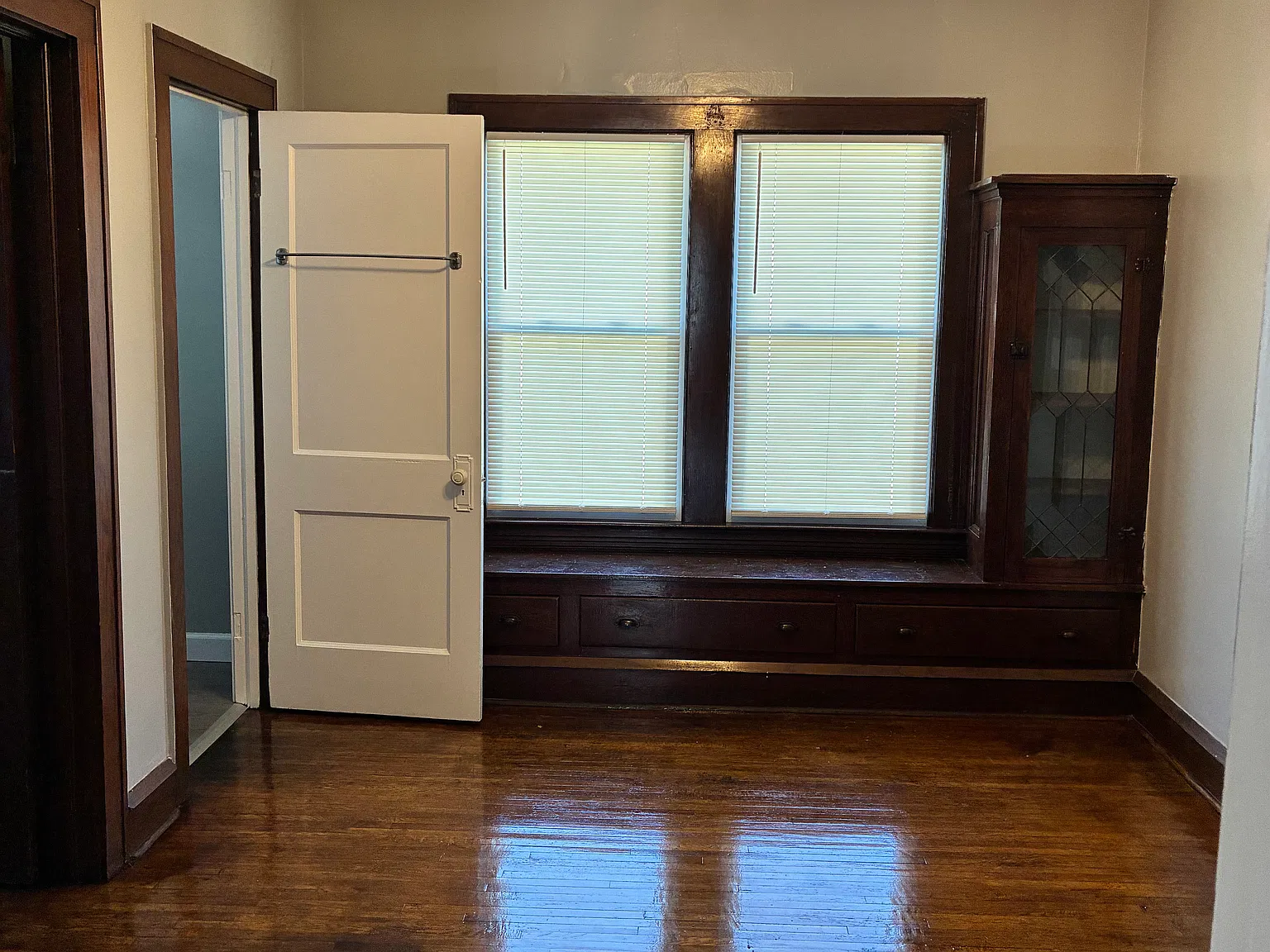 2 bed, 832 sqft, $1,000 — Photo 3