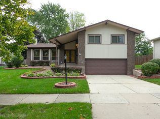 15409 Orchard Ln, Oak Forest, IL 60452