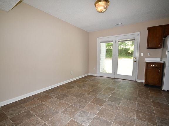 4th image of 1323 Stratton Place Dr #B