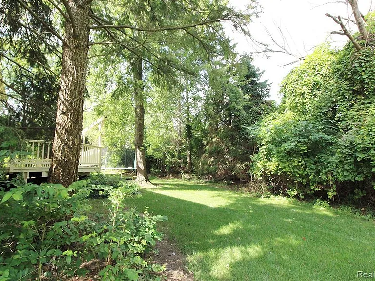 193 Saxon Ct — Photo 16