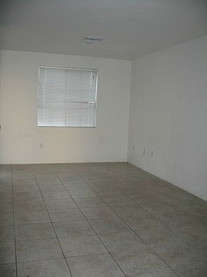 5th image of 1907 SW 60th Ave