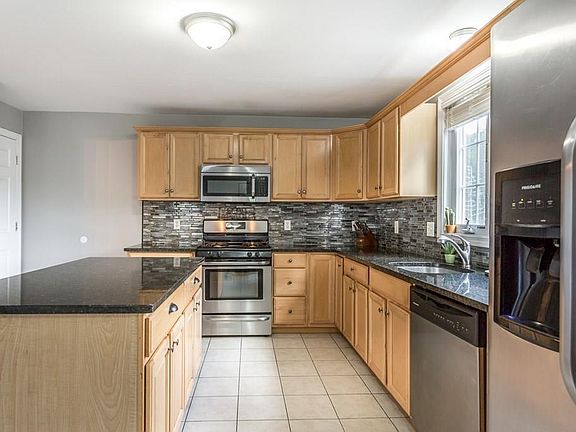 3rd image of 581 Plymouth St #581