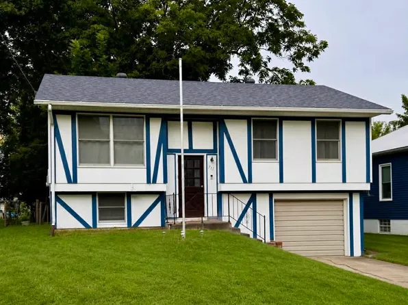 711 33rd St, Fort Madison, IA 52627