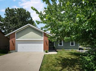 1203 SW Eastman Ct, Blue Springs, MO 64015