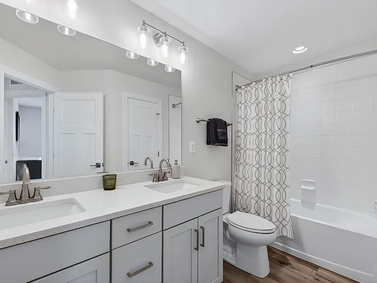 1262 Laconia Ln — Photo 16