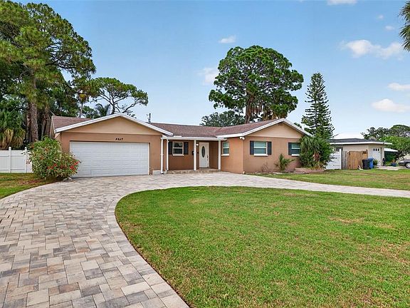 2nd image of 4627 VENETIAN BOULEVARD NE