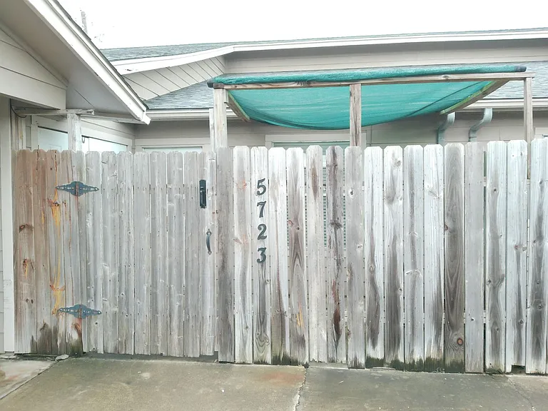 5723 Crestmore Dr — Photo 11