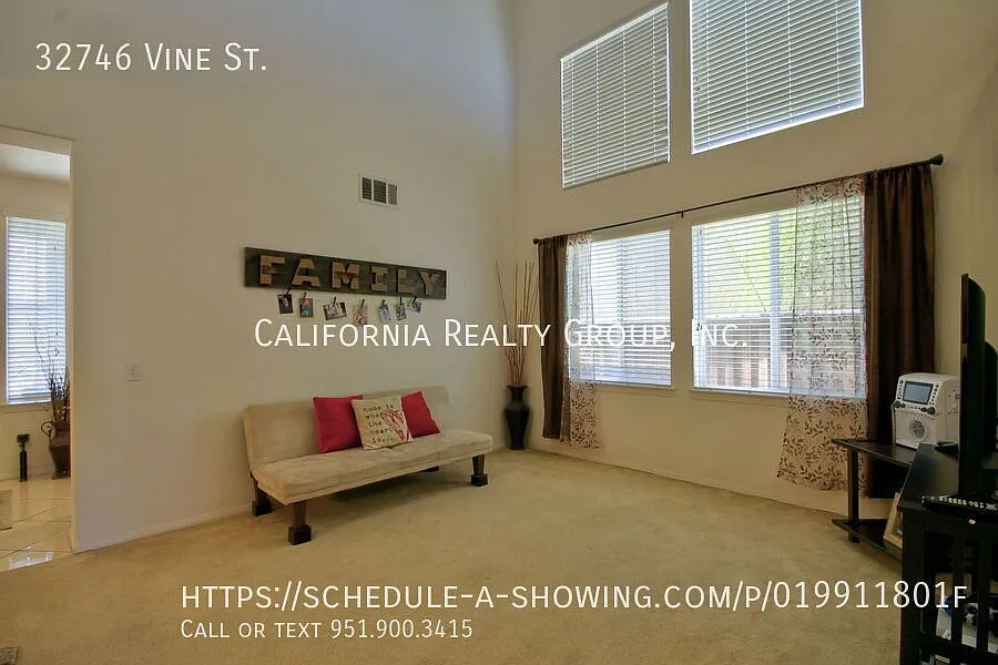 5 bed, 4.0 bath, 3393 sqft, $4,000 — Photo 3