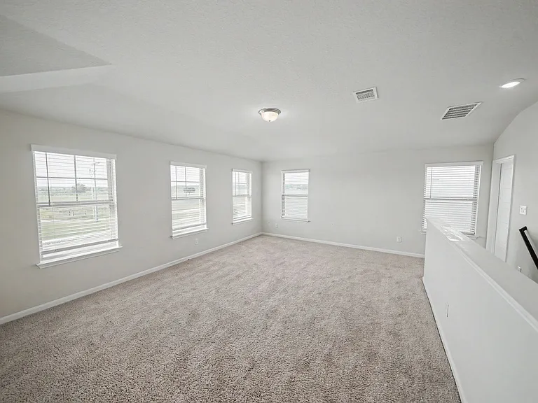 3037 Beringer Blvd — Photo 34