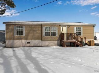 1403 East Dr, Alden, NY 14004
