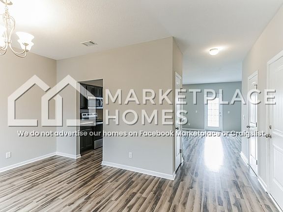 4th image of 1012 Sweetbay Ct