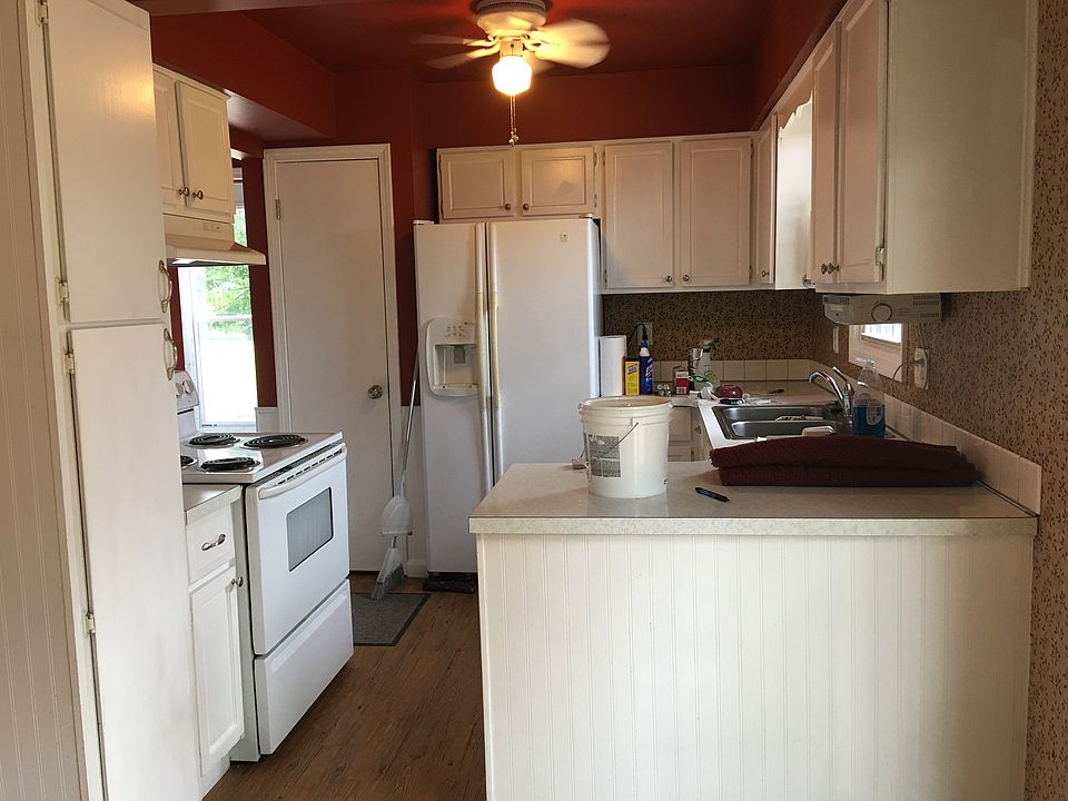 Kitchen with appliances